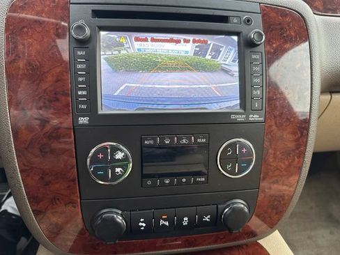 Used 2013 Chevrolet Tahoe LTZ AWD/4WD image 15