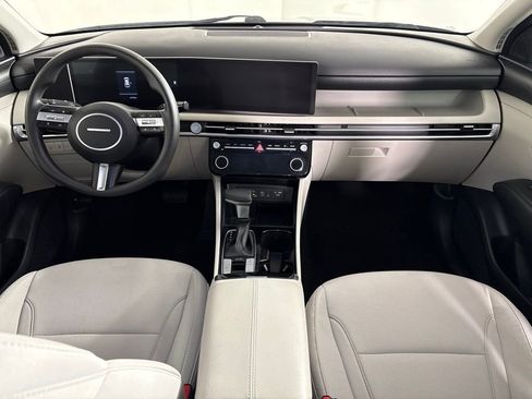 Used 2025 Hyundai Tucson SEL FWD image 13