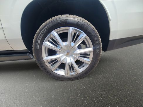 Used 2021 Chevrolet Suburban High Country w/ Premium Package AWD/4WD image 7