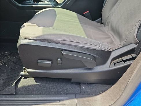 Used 2021 Chevrolet Colorado Z71 w/ Safety Package AWD/4WD image 12