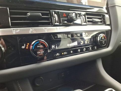 New 2026 Nissan Pathfinder SL image 12