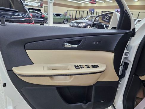 Used 2012 GMC Acadia Denali FWD image 39