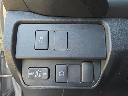 Used 2023 Toyota Tacoma SR w/ SR Convenience Package image 28