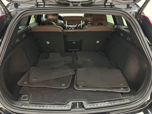 Used 2023 Volvo V60 B5 Cross Country Plus image 42