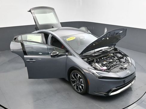 New 2025 Toyota Prius Plug-In Hybrid FWD image 36