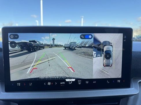 Used 2025 Ford Explorer ST-Line w/ ST-Line Street Pack image 17