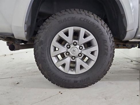 Used 2019 Toyota Tacoma SR5 image 13