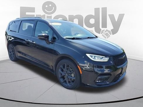 Used 2021 Chrysler Pacifica Touring-L w/ Uconnect Theater Family Group AWD/4WD image 7