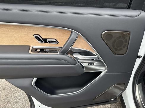 Certified 2023 Land Rover Range Rover SV AWD/4WD image 13