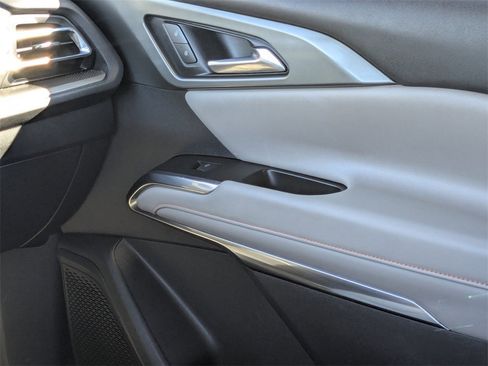 Certified 2025 Chevrolet Traverse LT image 14