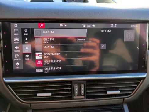 Used 2021 Porsche Cayenne Coupe image 23