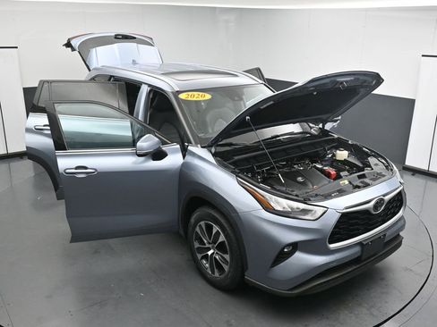 Used 2020 Toyota Highlander XLE FWD image 36