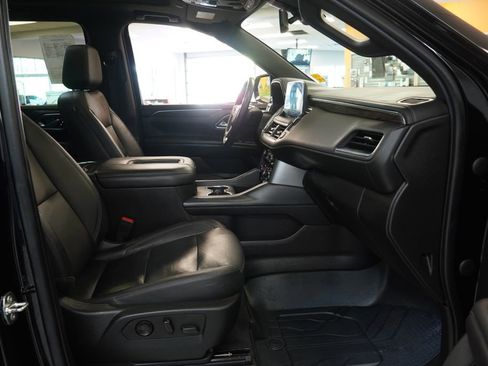 Used 2021 Chevrolet Suburban Z71 w/ Z71 Signature Package AWD/4WD image 40