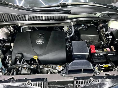 Used 2020 Toyota Sienna LE w/ LE Preferred Package AWD/4WD image 32
