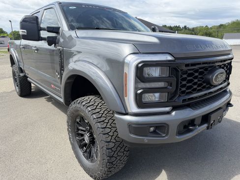New 2026 Ford F250 Lariat w/ Black Appearance Package AWD/4WD image 1