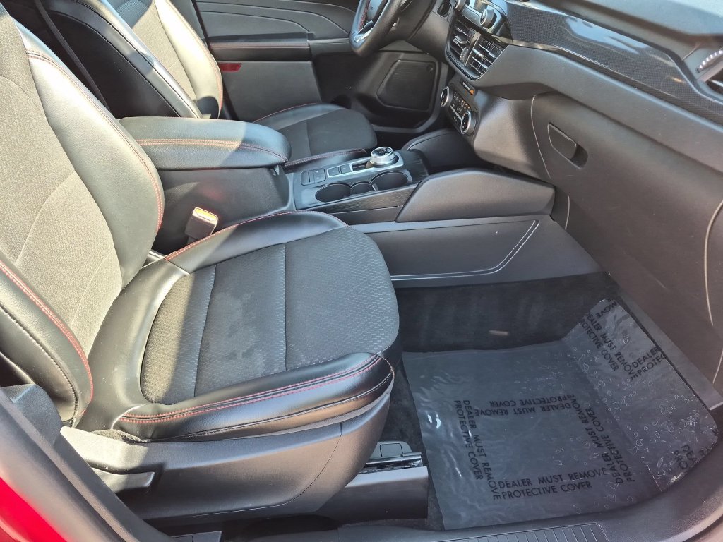 Used 2025 Ford Escape ST-Line AWD/4WD image 30