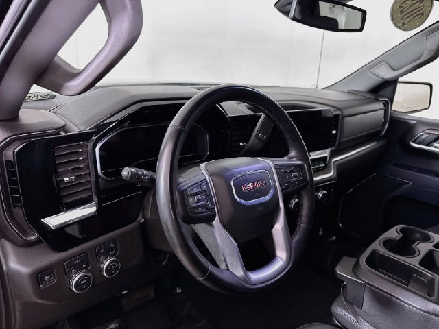 Used 2025 GMC Sierra 1500 SLT AWD/4WD image 10