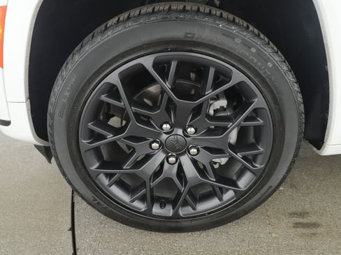 Used 2025 Jeep Grand Cherokee L Summit w/ Obsidian Package image 7