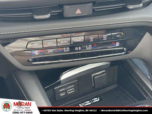 Used 2023 Buick Envision Avenir AWD/4WD image 31