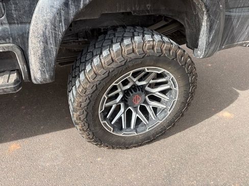 Used 2026 Ford F250 Lariat w/ Black Appearance Package image 10