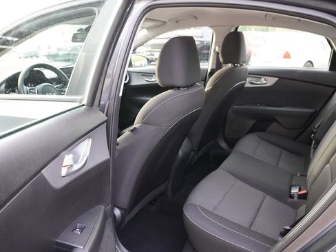 Certified 2023 Kia Forte LXS w/ LXS Technology Package FWD image 16