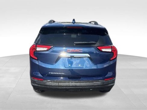 Used 2022 GMC Terrain SLE w/ Driver Convenience Package FWD image 6