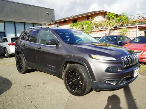 Used 2017 Jeep Cherokee Limited AWD/4WD image 4
