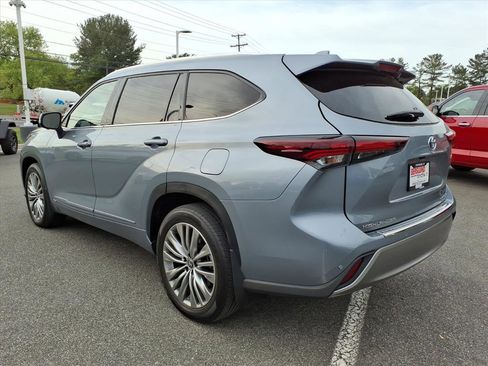 Used 2024 Toyota Highlander Platinum AWD/4WD image 13