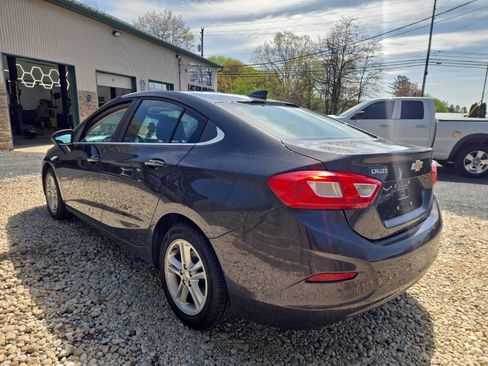 Used 2017 Chevrolet Cruze LT w/ Convenience Package image 5