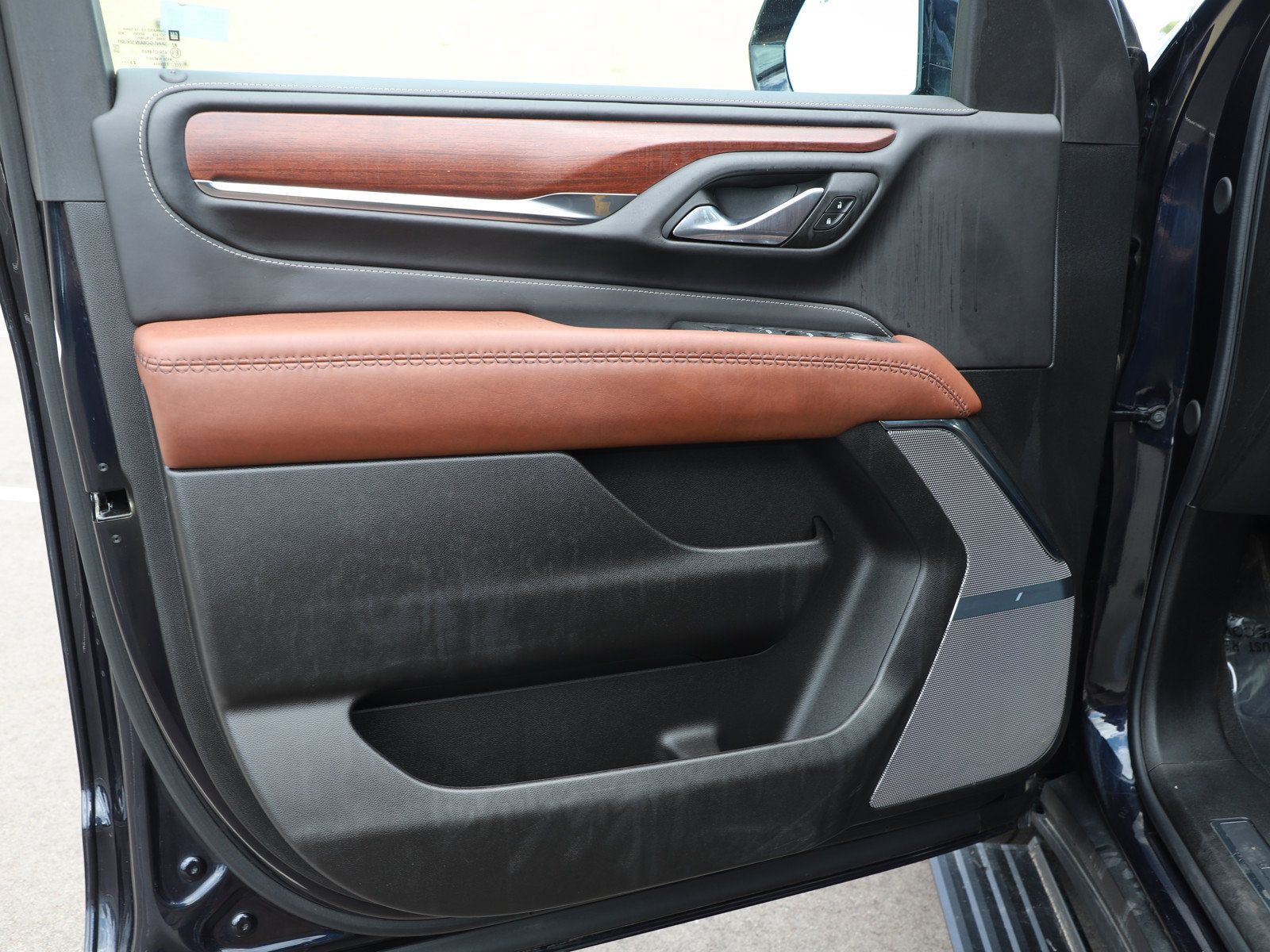 Used 2023 GMC Yukon Denali Ultimate AWD/4WD image 19