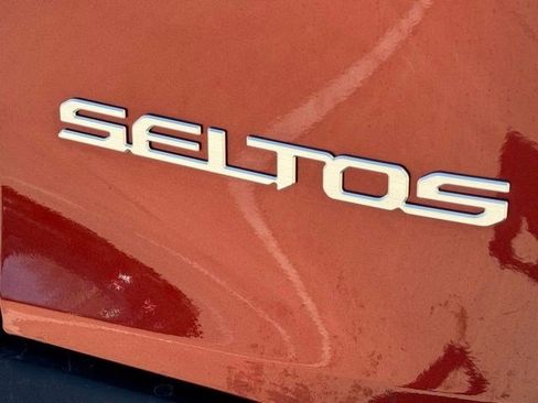 Used 2024 Kia Seltos S AWD/4WD image 32
