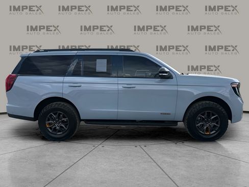 Used 2025 Ford Expedition Tremor AWD/4WD image 6
