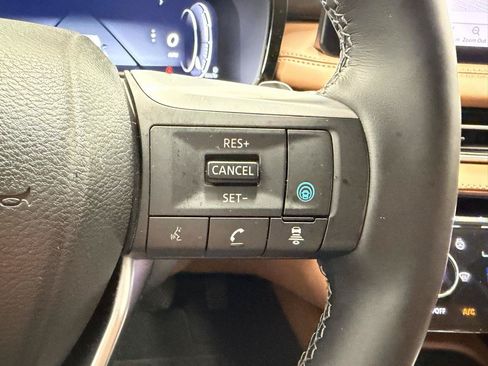 Used 2023 INFINITI QX60 Sensory w/ Vision Package AWD/4WD image 32