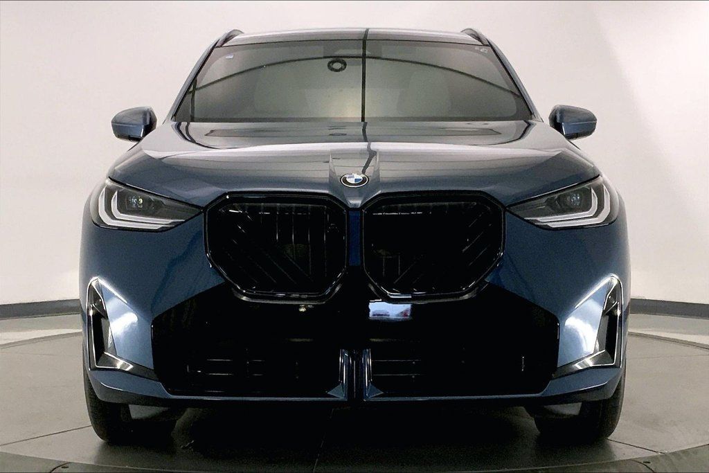 Certified 2025 BMW X3 xDrive30i w/ Premium Package AWD/4WD image 2