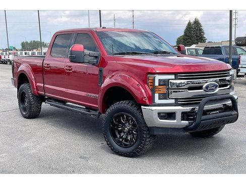 Used 2017 Ford F250 Lariat w/ Lariat Value Package AWD/4WD image 2