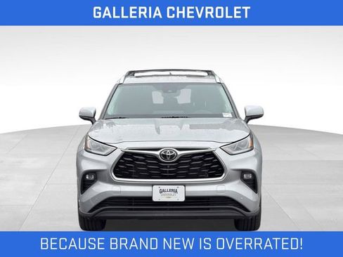 Used 2023 Toyota Highlander Limited AWD/4WD image 3