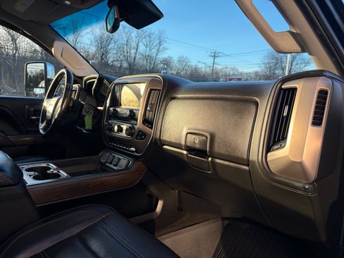 Used 2018 GMC Sierra 2500 Denali image 52