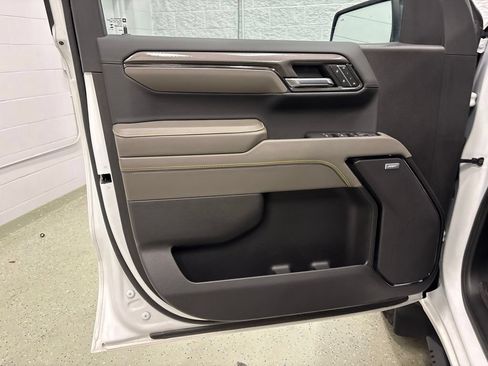 Used 2024 Chevrolet Silverado 1500 ZR2 AWD/4WD image 15