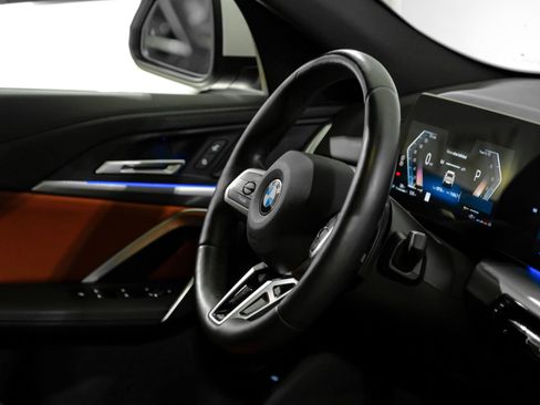 Used 2025 BMW X2 xDrive28i w/ M Sport Package AWD/4WD image 18
