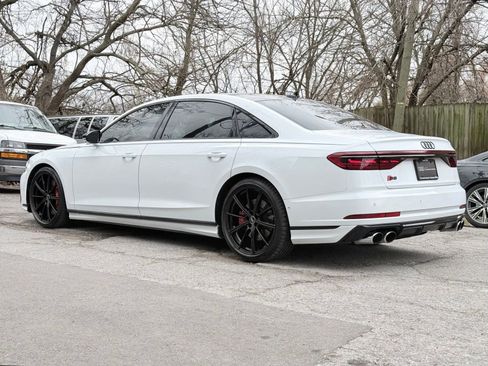 Used 2022 Audi S8 image 3