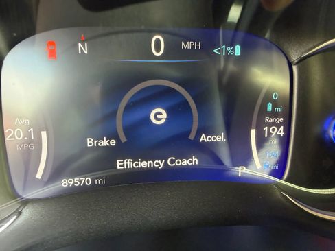 Used 2022 Chrysler Pacifica Touring-L w/ Uconnect Theater Family Group FWD image 8