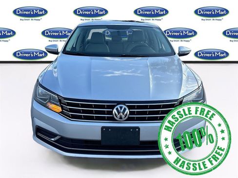 Used 2018 Volkswagen Passat 2.0T SE image 2