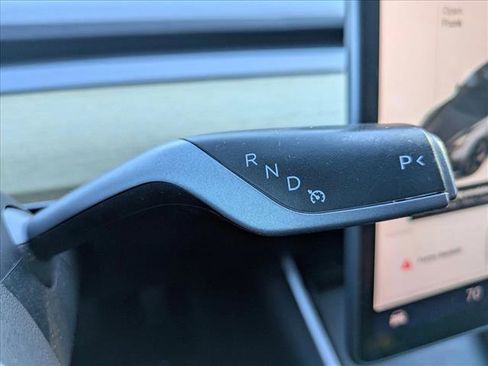 Used 2020 Tesla Model 3 Standard Range Plus image 11