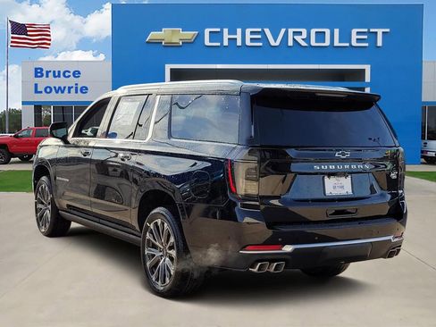 New 2026 Chevrolet Suburban High Country AWD/4WD image 3
