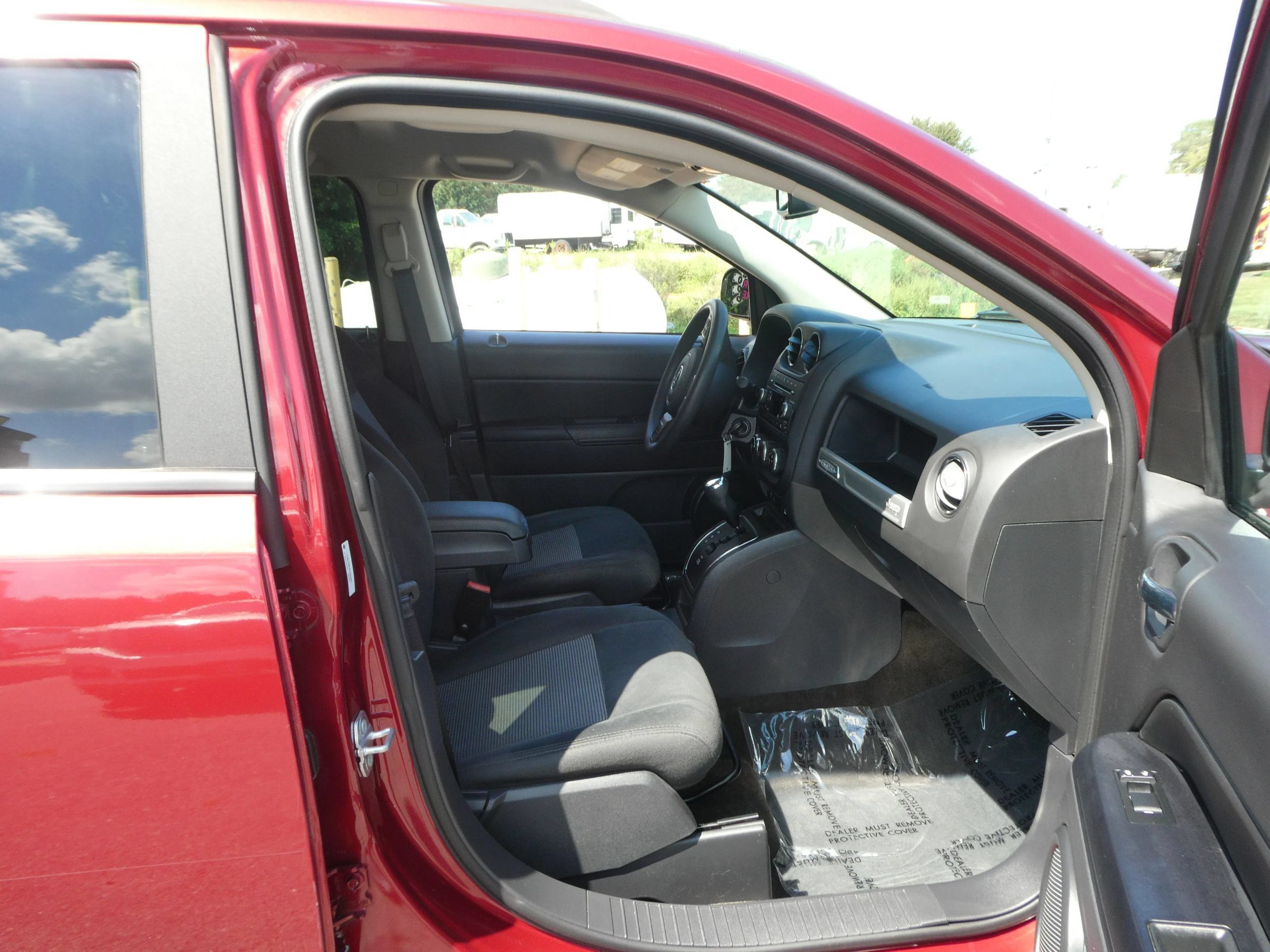 Used 2015 Jeep Compass Sport w/ Power Value Group FWD image 22