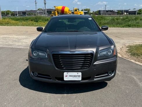 Used 2014 Chrysler 300 S AWD/4WD image 34