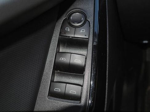 Used 2026 Chevrolet Equinox LT FWD image 23