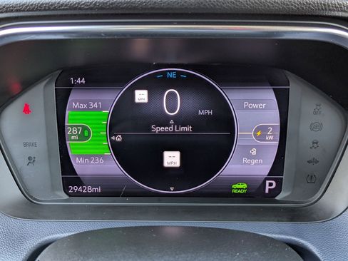 Used 2022 Chevrolet Bolt EUV Premier w/ Sun & Sound Package image 17