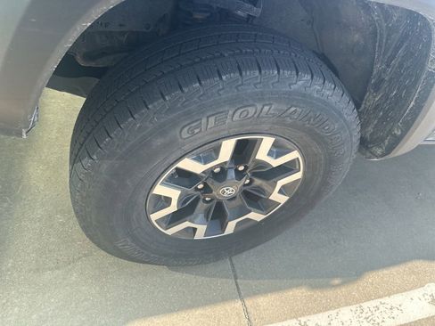 Used 2021 Toyota Tacoma TRD Sport image 6