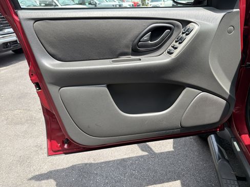 Used 2004 Ford Escape XLT AWD/4WD image 14